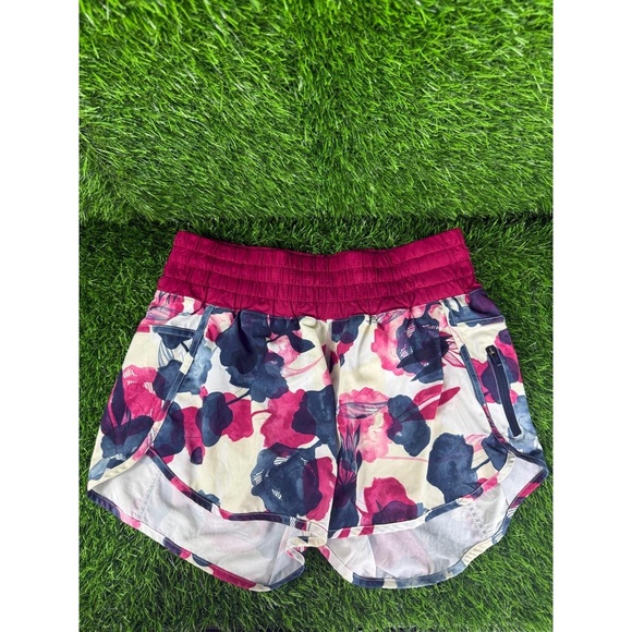 Lululemon Womens Size 10 Shorts Floral Ruched Waist Zip Pocket Running - Picture 1 of 8